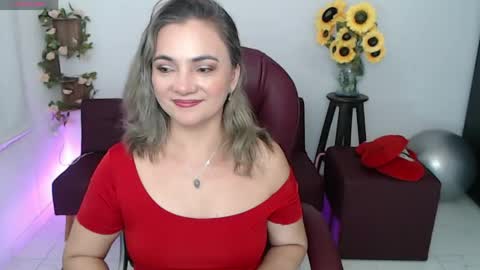 Snapshot of lilly_milf chatting on April 16, 2026, 3:24 pm Lilly online show from April 16, 2026, 3:24 pm