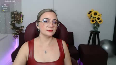 Snapshot of lilly_milf chatting on May 9, 2026, 4:34 pm Lilly online show from May 9, 2026, 4:34 pm