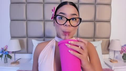 Lilly  online show from April 26, 2026, 3:04 am