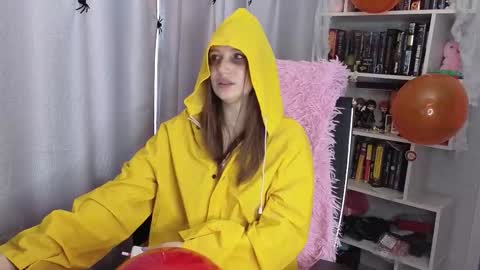 Snapshot of lillyfan_x chatting on October 27, 2025, 5:11 am LillyFan X online show from October 27, 2025, 5:11 am