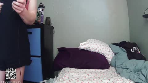 LillyLovings online show from September 13, 2025, 11:04 pm