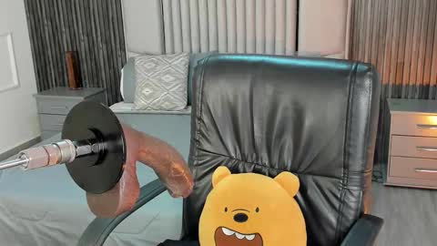 Snapshot of lillyortiz_ chatting on March 7, 2026, 12:02 pm Lilly Ortiz online show from March 7, 2026, 12:02 pm