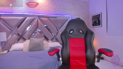 Snapshot of lillypalmer chatting on December 11, 2024, 7:57 pm Lilly online show from December 11, 2024, 7:57 pm