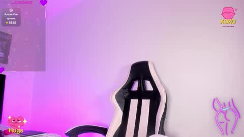 Lilly online show from November 14, 2025, 1:21 pm