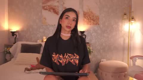 Lilly Thompson  online show from June 10, 2026, 3:18 am