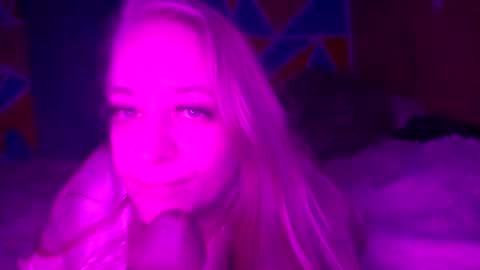 Snapshot of lilmommabear89 chatting on November 25, 2025, 4:45 am Whos that gurl online show from November 25, 2025, 4:45 am