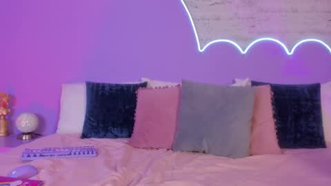 Lilou online show from October 31, 2025, 4:08 pm