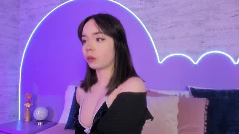 Lilou online show from November 28, 2025, 12:41 pm