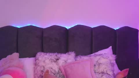 Lilou online show from February 28, 2026, 12:28 pm