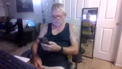 Snapshot of lilpackage69 chatting on October 17, 2025, 2:37 am lilpackage69 online show from October 17, 2025, 2:37 am