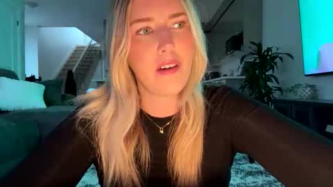 Ava online show from April 30, 2026, 2:12 pm