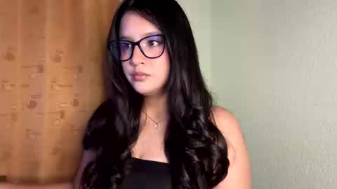 Snapshot of lilprincessxoxo_ chatting on January 28, 2025, 2:32 am lilprincessxoxo_ online show from January 28, 2025, 2:32 am
