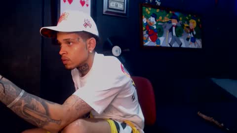 Snapshot of lilray99 chatting on December 3, 2024, 9:33 am  ONLYFANS   online show from December 3, 2024, 9:33 am