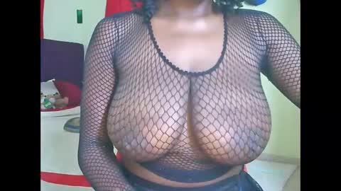 lilshawrie online show from December 10, 2024, 5:07 am