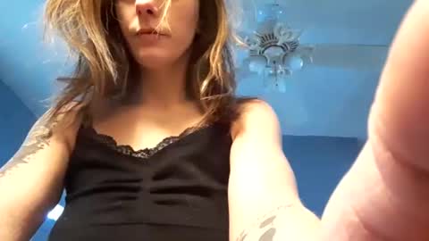 lilsirens11ut online show from December 4, 2025, 4:38 pm