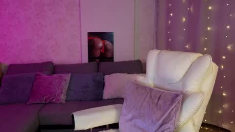 Lilu online show from March 4, 2025, 7:32 pm