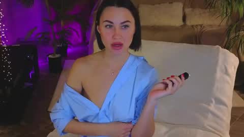 Lilu online show from April 23, 2026, 5:59 pm
