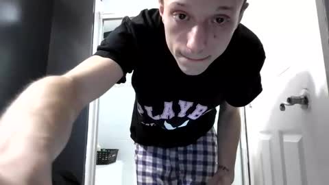 Snapshot of lilvioletxxx chatting on November 27, 2025, 5:20 am Little Violet online show from November 27, 2025, 5:20 am