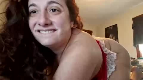 Snapshot of lilwhitemilf chatting on December 15, 2025, 3:38 pm lilwhitemilf online show from December 15, 2025, 3:38 pm