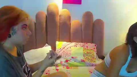 L i l y online show from September 19, 2025, 1:56 pm