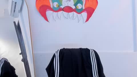 L i l y online show from October 7, 2025, 8:17 pm