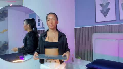  lily  online show from October 19, 2025, 3:07 am