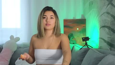 Lily online show from January 23, 2025, 7:32 am