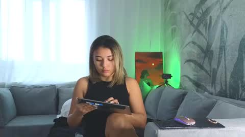 Lily online show from February 12, 2025, 8:59 am