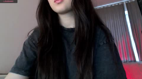 Lily Litle online show from March 4, 2026, 11:27 am