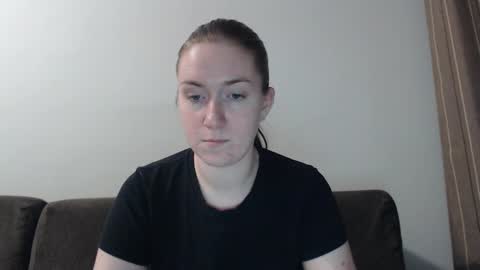 Snapshot of lily_love_x chatting on December 4, 2024, 11:35 pm lily_love_x online show from December 4, 2024, 11:35 pm