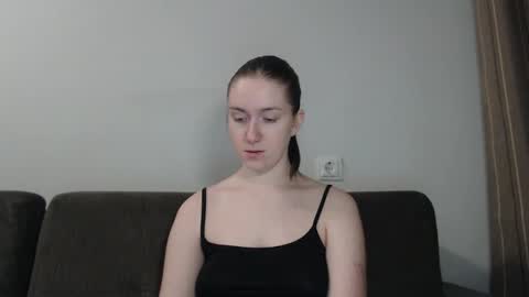 Snapshot of lily_love_x chatting on December 16, 2024, 2:36 am lily_love_x online show from December 16, 2024, 2:36 am