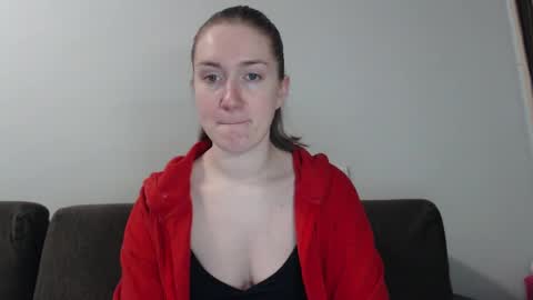 Snapshot of lily_love_x chatting on December 18, 2024, 1:37 am lily_love_x online show from December 18, 2024, 1:37 am