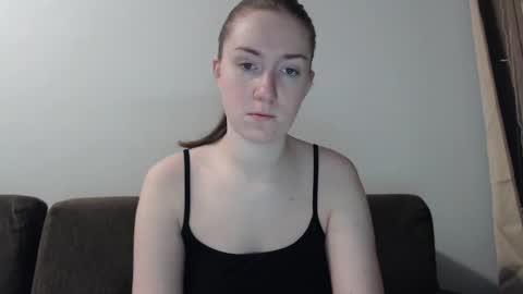 Snapshot of lily_love_x chatting on December 20, 2024, 2:52 am lily_love_x online show from December 20, 2024, 2:52 am