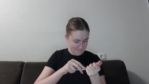 Snapshot of lily_love_x chatting on January 29, 2025, 10:43 pm lily_love_x online show from January 29, 2025, 10:43 pm