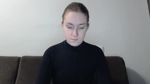 Snapshot of lily_love_x chatting on February 5, 2025, 2:40 am lily_love_x online show from February 5, 2025, 2:40 am