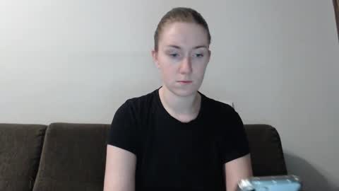 Snapshot of lily_love_x chatting on February 5, 2025, 5:41 am lily_love_x online show from February 5, 2025, 5:41 am