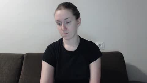 Snapshot of lily_love_x chatting on February 6, 2025, 3:48 am lily_love_x online show from February 6, 2025, 3:48 am