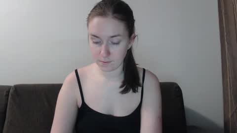 Snapshot of lily_love_x chatting on February 23, 2025, 2:40 am lily_love_x online show from February 23, 2025, 2:40 am