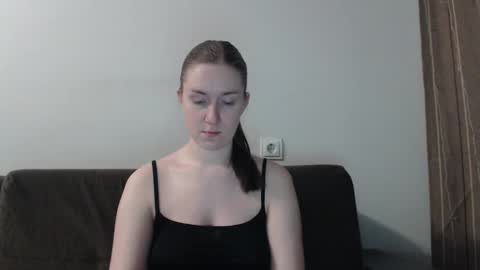 Snapshot of lily_love_x chatting on February 28, 2025, 2:09 am lily_love_x online show from February 28, 2025, 2:09 am