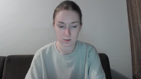 Snapshot of lily_love_x chatting on March 5, 2025, 1:21 am lily_love_x online show from March 5, 2025, 1:21 am