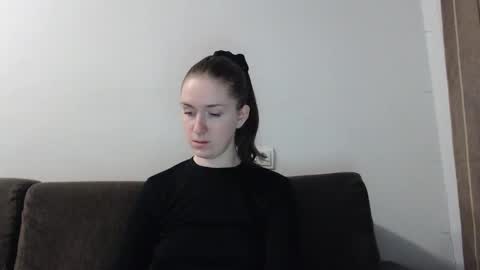 lily_love_x online show from December 17, 2025, 11:22 pm