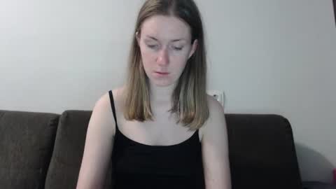 lily_love_x online show from August 6, 2026, 11:06 pm