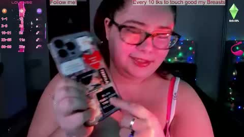 Snapshot of lily_lu_one chatting on October 4, 2025, 10:30 pm Elina online show from October 4, 2025, 10:30 pm