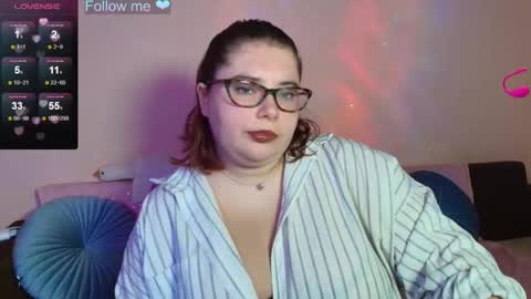 Snapshot of lily_lu_one chatting on October 9, 2025, 9:57 pm Elina online show from October 9, 2025, 9:57 pm