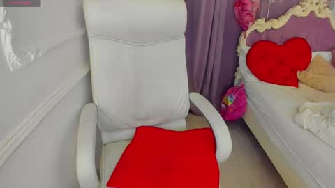 Snapshot of lily_merlin chatting on April 30, 2026, 7:25 am Lily online show from April 30, 2026, 7:25 am
