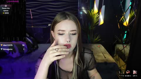 Lily online show from January 15, 2025, 5:05 pm