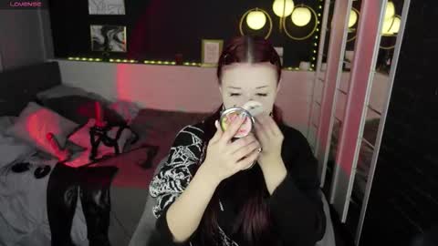 Lily online show from October 2, 2025, 7:04 am