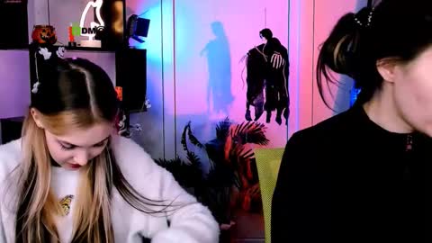 Lily online show from November 1, 2025, 8:11 pm