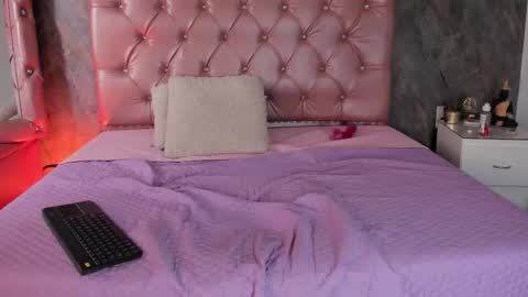 lily_rose0 online show from February 27, 2026, 7:58 pm