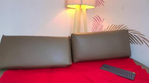Lily Lauren online show from June 3, 2026, 2:33 pm